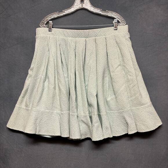 Torrid Skirt Plus Size 18 Seersucker Beachy Pleated Swing Heavyweight Feminine - Picture 8 of 10